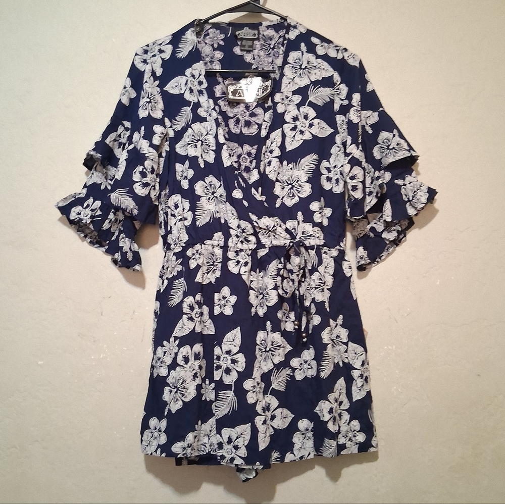 Angie‎ Navy Floral Ruffle Sleeve Romper Boho Spring Summer SzL